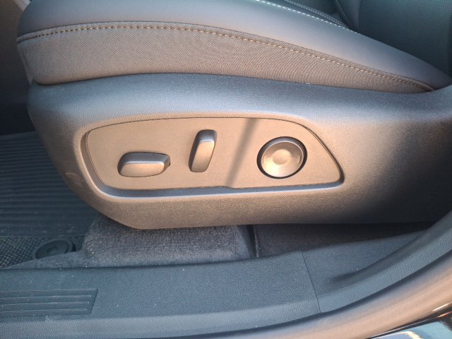 New 2027 GMC Terrain Elevation w/ Elevation Premium Package AWD/4WD image 13