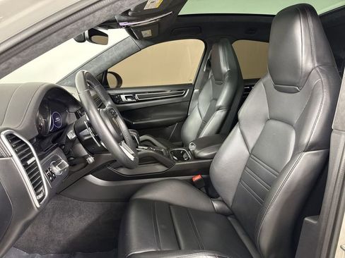 Used 2021 Porsche Cayenne GTS image 5