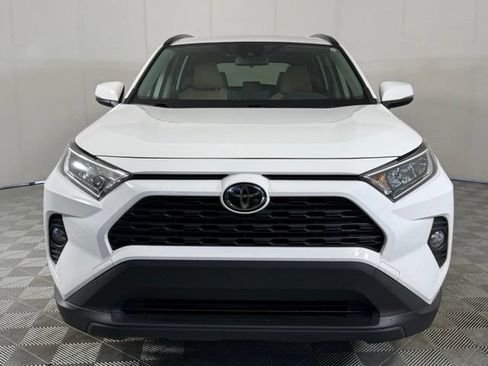Used 2019 Toyota RAV4 XLE w/ Convenience Package FWD image 9