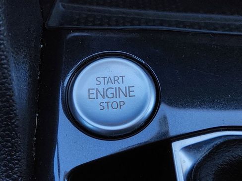 Used 2024 Volkswagen Tiguan SE image 22