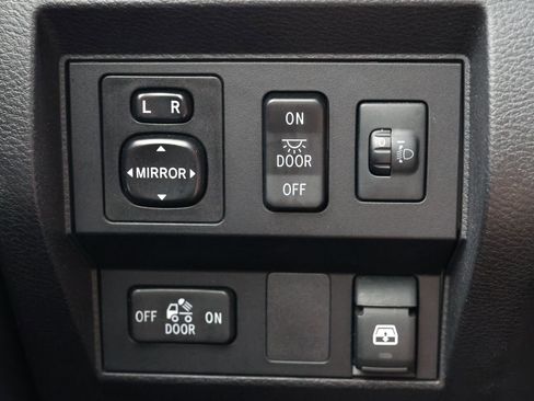 Used 2016 Toyota Tundra SR5 image 23