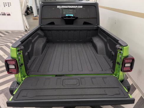 Used 2025 Jeep Gladiator Rubicon w/ Convenience Group image 25