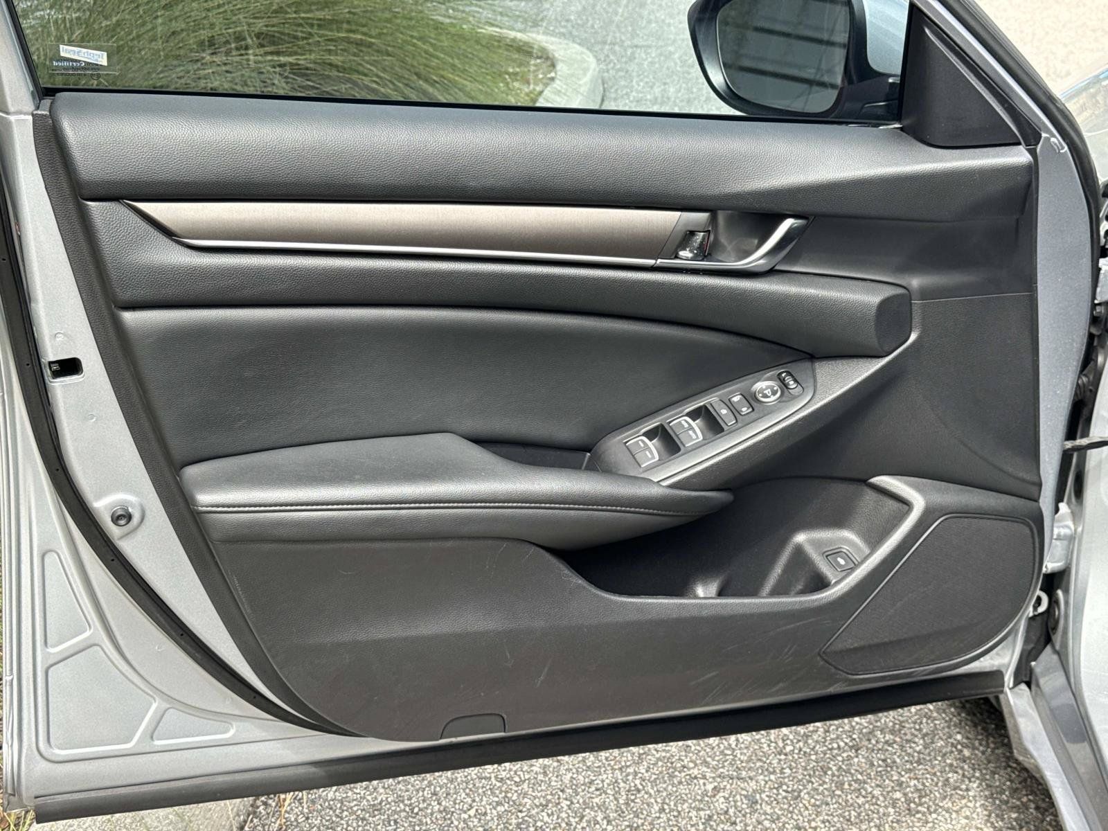 Used 2019 Honda Accord LX image 16