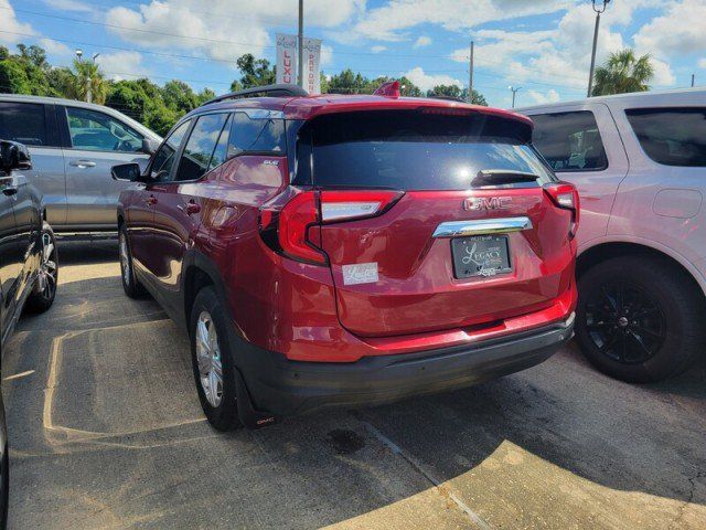 Used 2022 GMC Terrain SLE w/ Driver Convenience Package FWD image 8