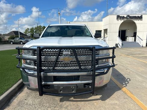 Used 2015 Chevrolet Silverado 2500 W/T RWD image 2
