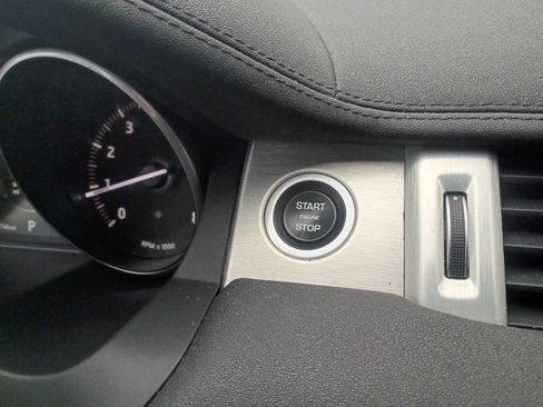 Used 2017 Land Rover Range Rover Evoque SE image 30