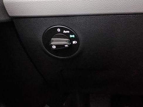 Used 2024 Volkswagen Taos S FWD image 34
