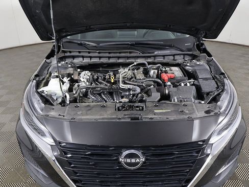Used 2025 Nissan Altima 2.5 SV FWD image 14