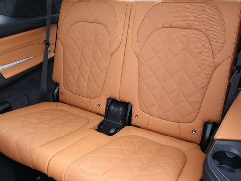 Used 2026 BMW X7 xDrive40i w/ Executive Package image 24