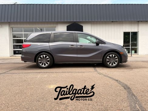 Used 2024 Honda Odyssey EX-L image 1