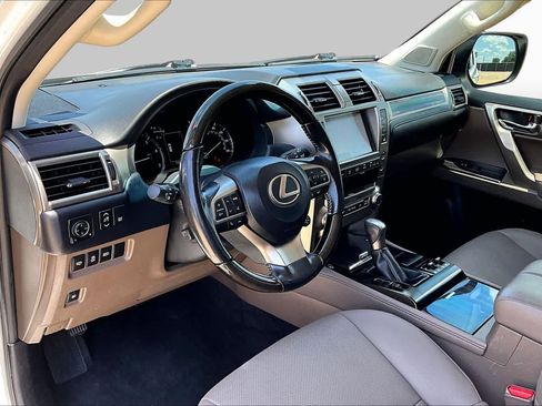 Used 2020 Lexus GX 460 Premium w/ Premium Package AWD/4WD image 18