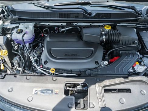 New 2027 Chrysler Pacifica Select FWD image 24