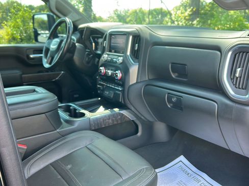 Certified 2022 GMC Sierra 3500 Denali w/ Technology Package AWD/4WD image 16