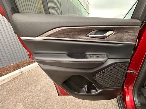 Used 2023 Jeep Grand Cherokee Limited w/ Trailer Tow Prep Group (B) image 38