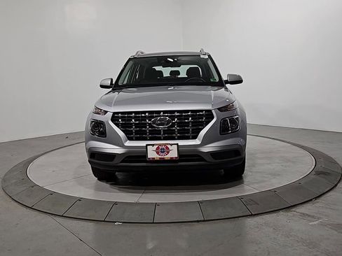 Used 2022 Hyundai Venue SEL image 9