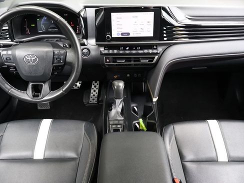 Used 2025 Toyota Camry SE FWD image 14