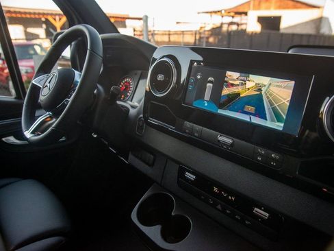 New 2025 Mercedes-Benz Sprinter 2500 image 31