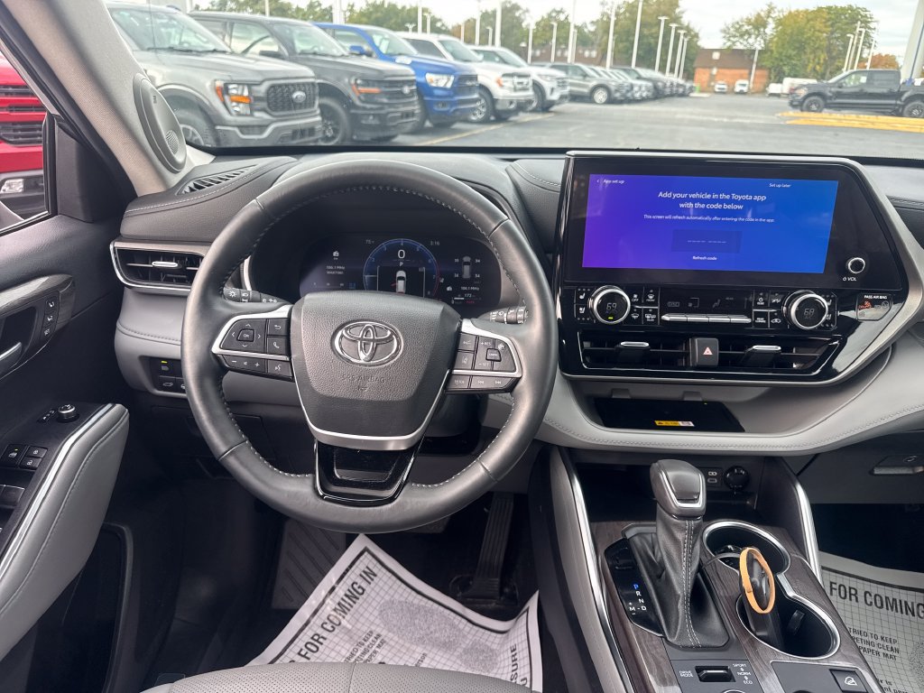 Used 2023 Toyota Highlander Limited AWD/4WD image 21