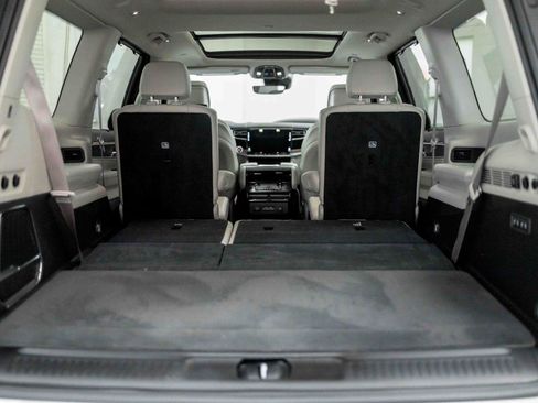 Used 2023 Jeep Wagoneer Series III w/ Premium Group I AWD/4WD image 95