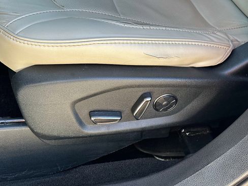 Used 2018 Ford Explorer Platinum image 20