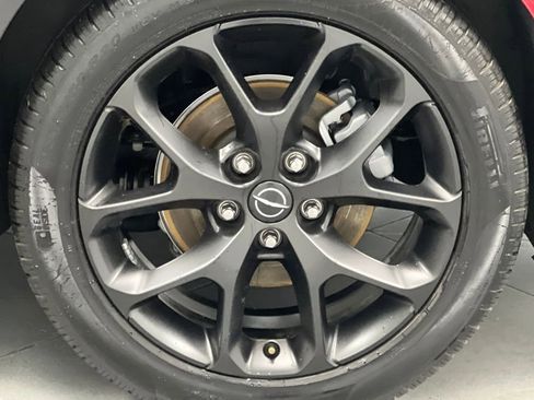 Used 2025 Chrysler Pacifica Limited image 80