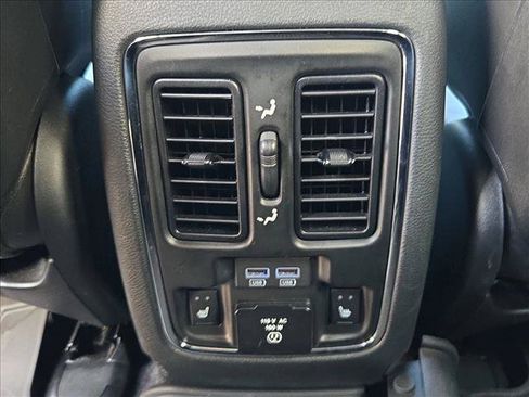 Used 2019 Jeep Grand Cherokee Trailhawk AWD/4WD image 18