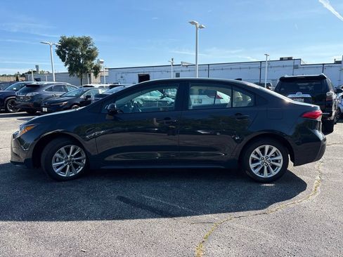 Used 2025 Toyota Corolla LE w/ LE Premium Package FWD image 3