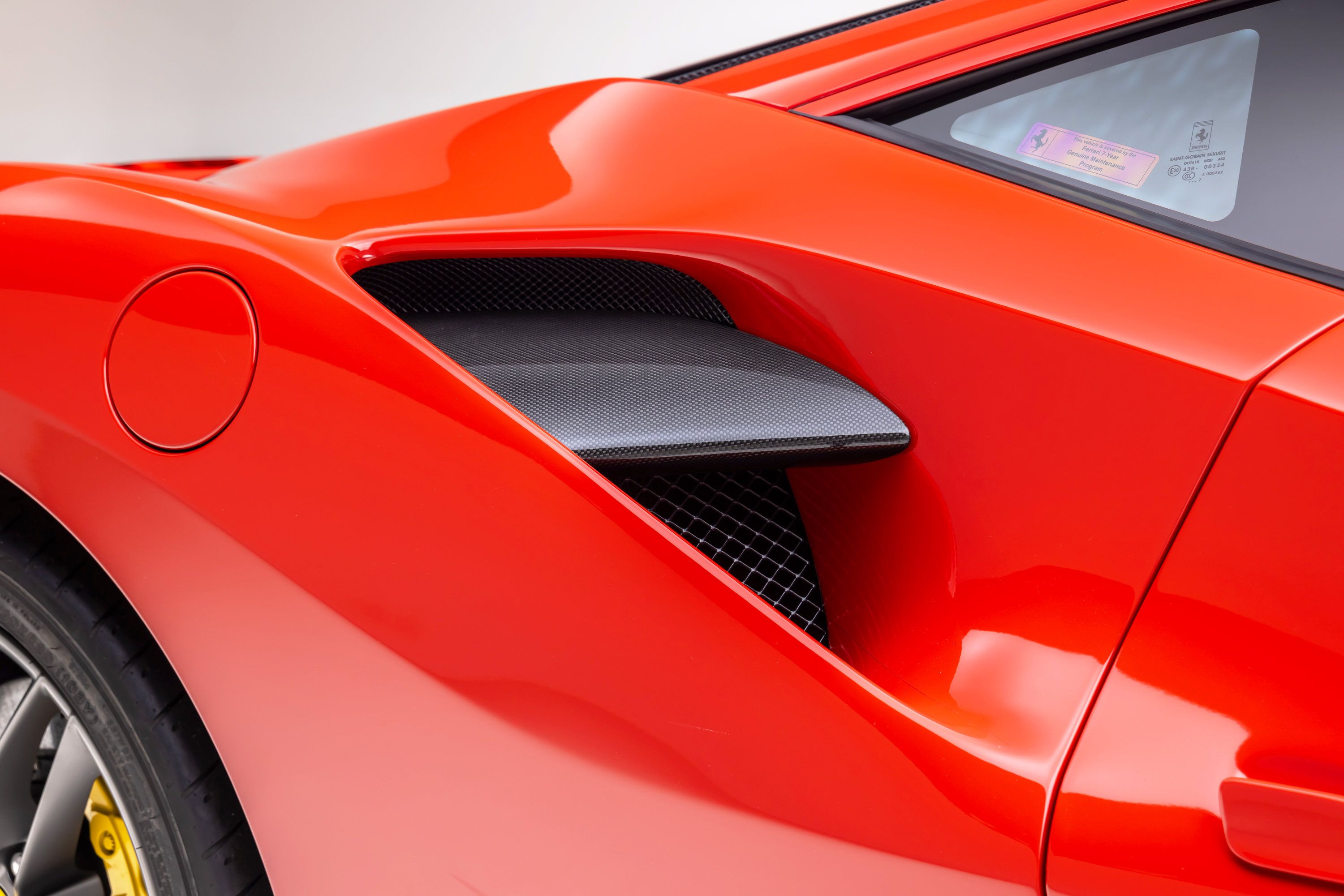 Certified 2018 Ferrari 488 GTB RWD image 24
