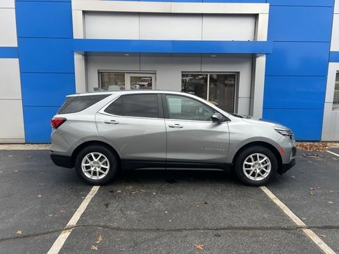Used 2023 Chevrolet Equinox LT image 4