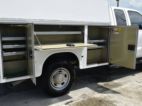 Used 2015 Ford F250 XL AWD/4WD image 8