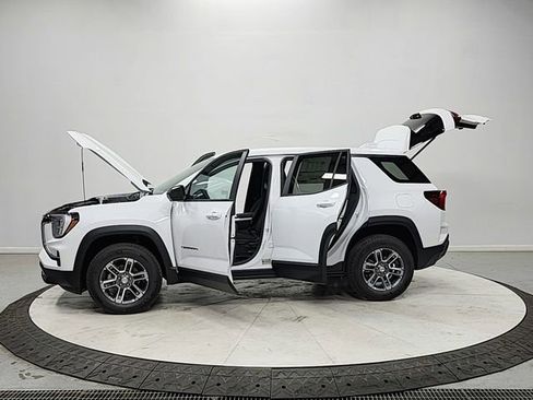 New 2026 GMC Terrain Elevation w/ Technology Package II FWD image 12