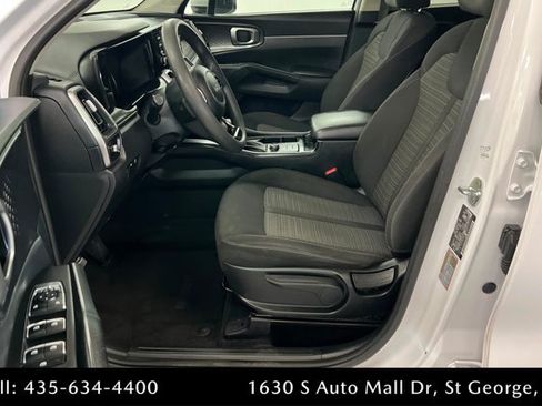 Used 2022 Kia Sorento LX AWD/4WD image 17