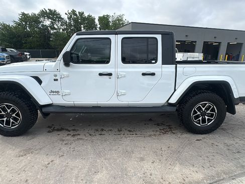 Certified 2020 Jeep Gladiator Overland image 8