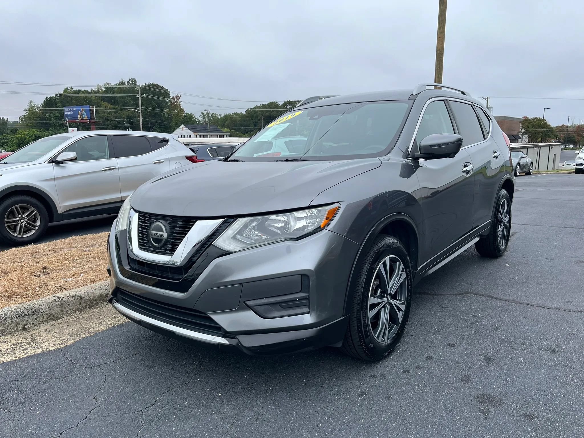 Used 2019 Nissan Rogue SV w/ Premium Package AWD/4WD image 3