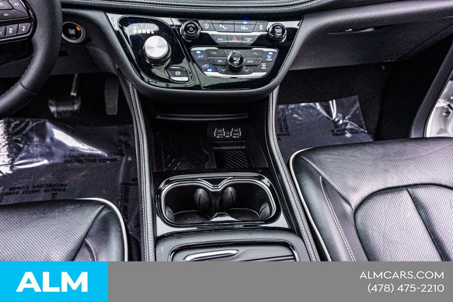 Used 2025 Chrysler Pacifica Limited FWD image 44