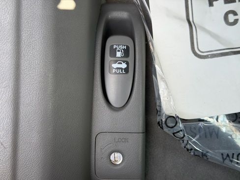 Used 2011 Honda Civic LX image 12