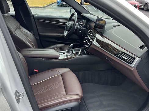 Used 2022 BMW 530i w/ Executive Package image 10