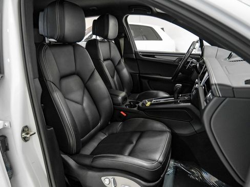 Used 2022 Porsche Macan image 28