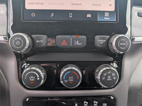 New 2026 RAM 1500 Express AWD/4WD image 21