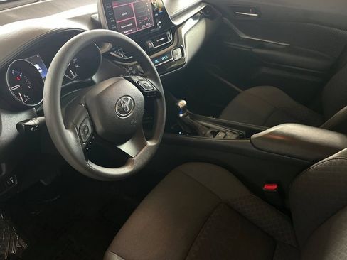 Used 2021 Toyota C-HR LE FWD image 12