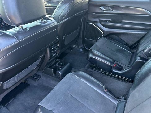 Used 2022 Jeep Grand Cherokee L Laredo RWD image 12
