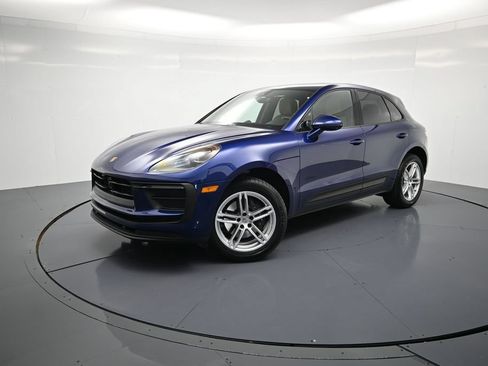 Certified 2024 Porsche Macan AWD/4WD image 1