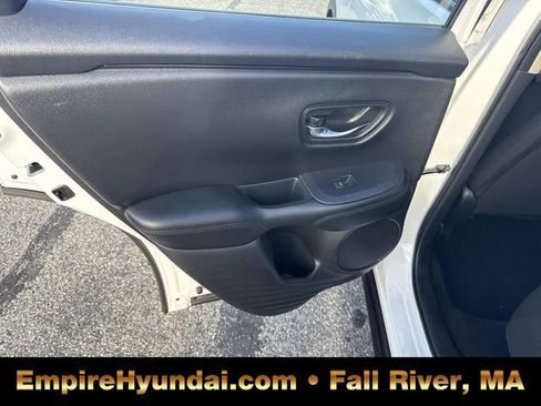 Used 2023 Honda HR-V LX image 15