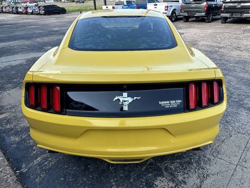 Used 2017 Ford Mustang Coupe RWD image 6