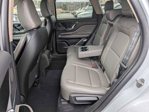 New 2026 Lincoln Corsair Premiere AWD/4WD image 17