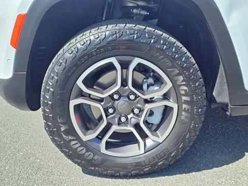 Used 2022 Jeep Grand Cherokee Trailhawk w/ ADV Protech Group II image 41