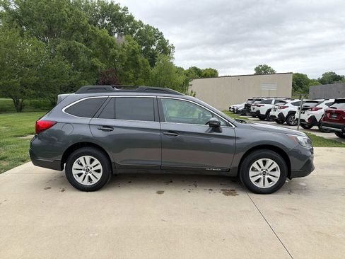 Used 2018 Subaru Outback 2.5i Premium AWD/4WD image 7