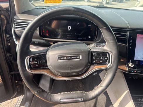 Used 2022 Jeep Grand Wagoneer Series II w/ Premium Group II AWD/4WD image 10