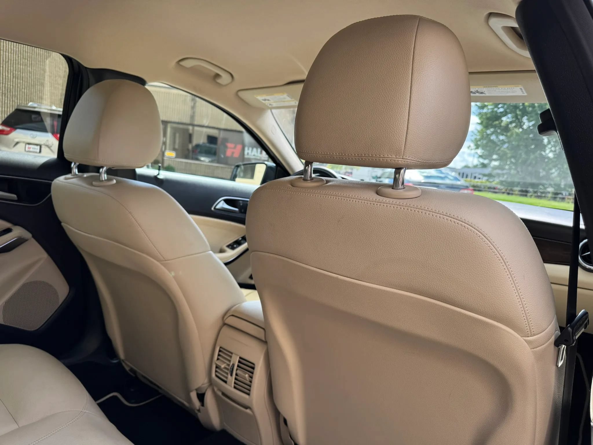 Used 2015 Mercedes-Benz GLA 250 4MATIC image 31