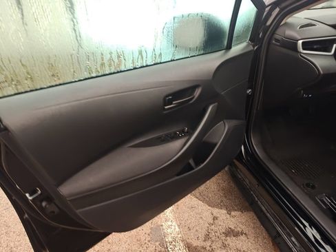 Used 2026 Toyota Corolla LE FWD image 5